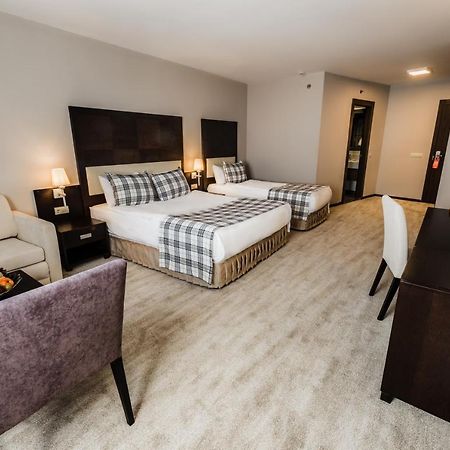 Karinna Hotel Convention Center & Spa - Full Board Plus Bursa Bagian luar foto
